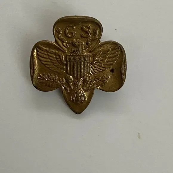 Vintage Girl Scout Pin - Collectible Memorabilia - Picture 1 of 2